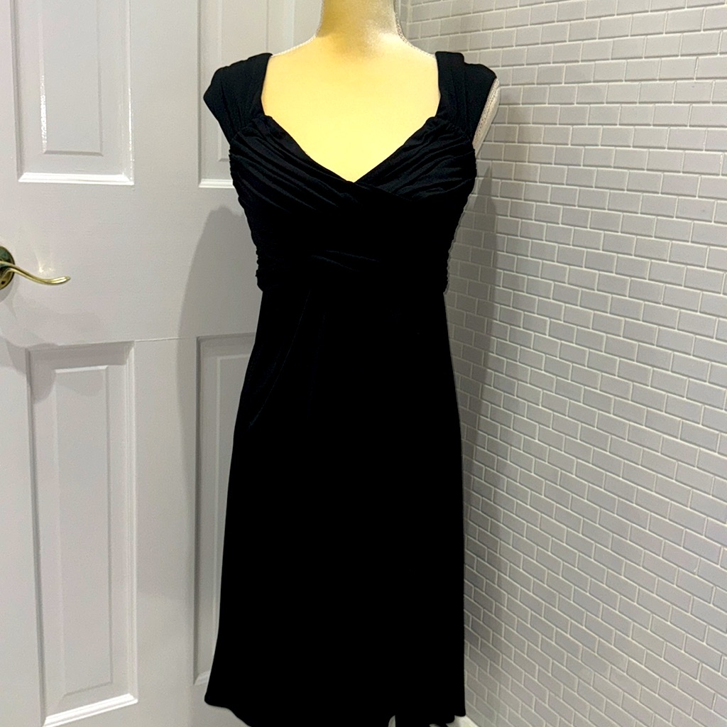 Elegant Black Ruched Bodice Sleeveless Dress. Poly/Spandex. Size 10.